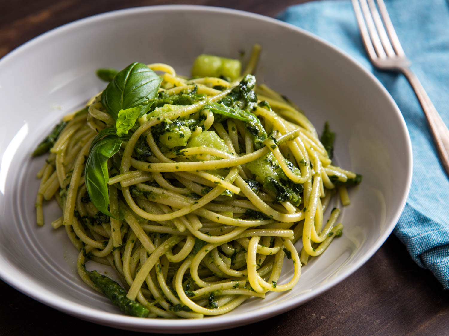 Linguine with Pesto, Green Beans and Potatoes | Annas Country Kitchen
